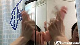 집에서 최신 섹스 토이로 즐기기