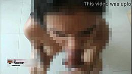 Pasangan amatir menjadi liar dalam pemotretan bertema luar angkasa