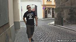 Nevěra: Přítelkyně jezdí na penisu svého kamaráda
