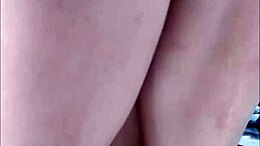 Inked transsexuell gudinna visar upp sin fantastiska kropp på webbkamera