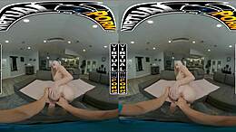 Rasakan kenikmatan tertinggi dengan Kay Lovely dalam video VR porn ini