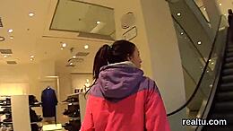 En fejlfri tjekkisk teenager bliver drillet i butikken og kneppet i POV