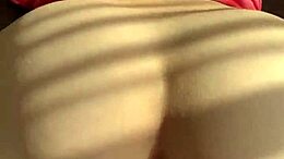 Il sex tape fatto in casa di una coppia amatoriale nella stanza d'albergo si sporca