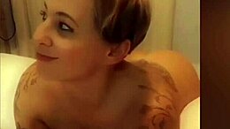 La sorpresa birichina di una donna sposata per suo marito