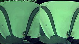 与Virtualrealporn.com的门阶推销员的3D VR体验。
