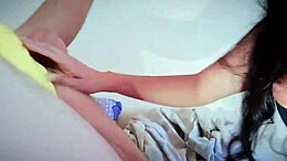 Video buatan sendiri yang intens dari ibu tiri memberikan anak tiri menjilat pantat sensual dan blowjob