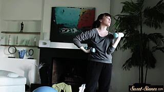 Stunning stepsis gives a satisfying blowjob before sexual encounter