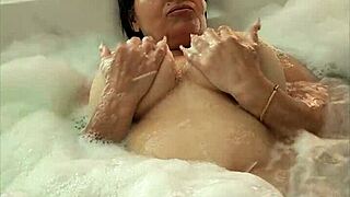 Wow, invited my friend's mom to the jacuzzi for some dirty Latina action!