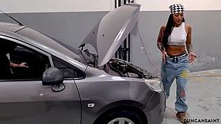his car broke down but scored big with this latina babe’s ass