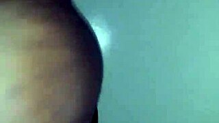 Pussy squirt blir til vill svart kuk møte i dampende action