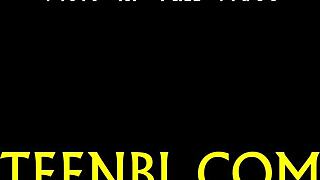 Uau, uită-te cum îmblânzește o fiară cu un singur ochi masiv cu deepthroat brutal! Linge mingile și ia o explozie de spermă dezordonată