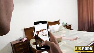 Parti sonrası adam azgın üvey kız kardeşle plansız sikişiyor