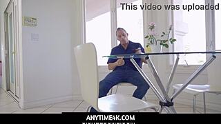 Anytime4k - hočeš se pridružiti našemu avtocestnemu trojčku z mojo najstnico 18+ pastorkino prijateljico?