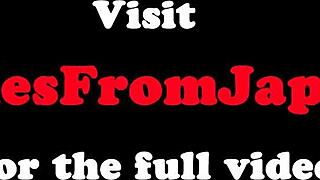 Ladyboylärare i uniform dominerar elevens tighta röv.