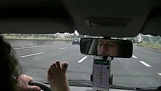 Kjøring med Giulia føles så vill deling fotfetisj dominans