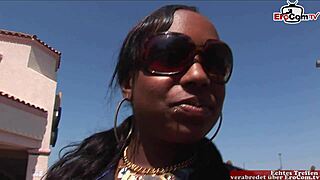 Vette slet met gigantische kont opgepikt door BBC op straat