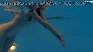 मार्फा शाइन करती है स्टनिंग रशियन ब्रूनेट बेब के रूप में