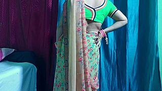 देसी वाइफ कोमल, नेबर देवर से रफ सेक्स क्यों लेती है?