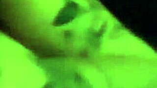 denne lille 18+ teen suger en fed pik så dybt det er vildt