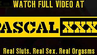 Pokorna nemačka kurva uzima grubo analno jebanje