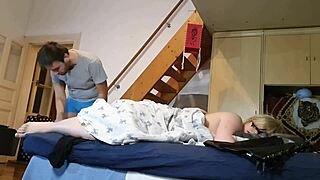 أغ، أنا منحرف أجلخ على أقدام أم زوجتي سراً HD