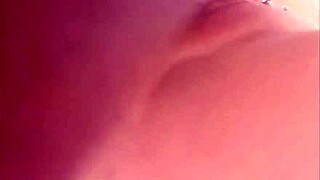 Tar Den Stora Svarta Kuken Djupt i Min Trånga Hål.