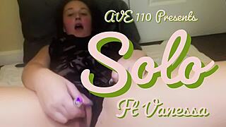Vanessa onanerer solo med legetøj i lingeri 😘