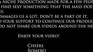 Не мога да се наситя на тази лесбийска борба с оргия, лижене на задник и седене на лице!