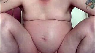 Jebal bys bisexuálního chlapa jako Mark Wright, který touží po domácím assfucking?