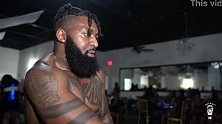 Xメンがミルフたちと野外オーギーで脱ぐ、パート2はビッグアス素人との激しいアナル