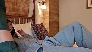 疫情度假村孤独，雇男妓生肏肛交