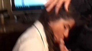 Тя се крие от заварен татко в хаос с висока разделителна способност