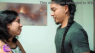 Min stedbror fanget meg i knulling, så jeg knullet ham for taushet i rå lek