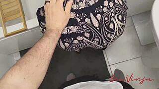 Aptal Üvey Anne Takılıp Köpek Pozisyonunda Eğildi