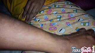 Mexicana novinha 18+ fode com padrasto ao acordar pro pau no cu enorme da Abella