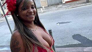 Soțul păcălește soția să fute cu prietenii după carnaval, chiar luând-o în cur