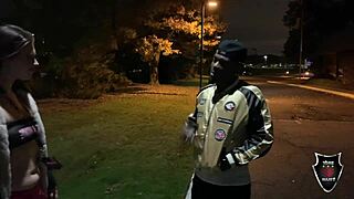 Rome Major Lexxxi Scarlett'ın Islak Amcığını Yalar ve Sertçe Vurur