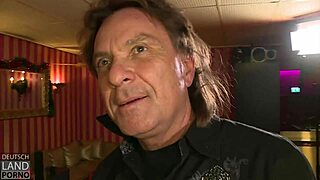 Jeg får ikke nok av Melanie Moon sine enorme pupper og møkkete cumshots!