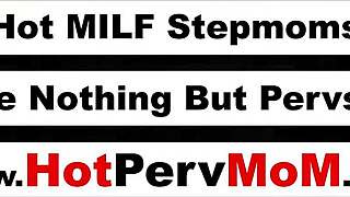 milf stiefmoeder hunkert naar haar dagelijkse dosis, dus neukt ze haar stiefzoon