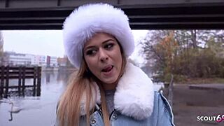 Německý scout svádí sladkou Latinu Bellu pro drsný Berlín fuck