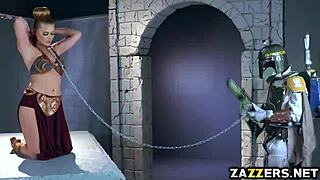 Prinsesse Lay, Lænket Op, Rider Bobas Store Pik Ovenpå?