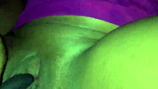 J&j nechají píču vytrysknout vibrátorem