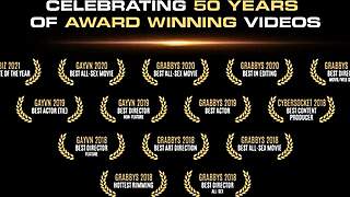 Nevlastní táta dominuje atletovi intenzivně.