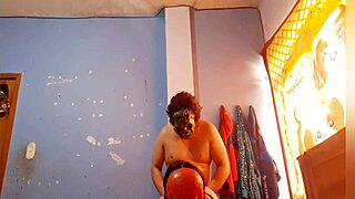 Madrastra met dikke kont geneukt in poes en kont echte amateur