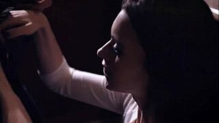 خادمة شابة تغري رئيسها المتزوج لسكس عنيف!