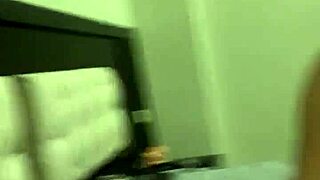 Alina modelista reveals naked body on bed