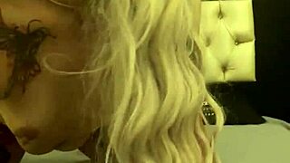 Alina modelista reveals naked body on bed