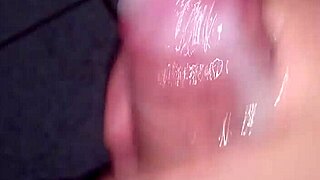 watch me masturbate for a friend right now