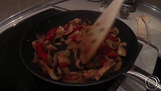 Hey, mandy bright confesses her sex secrets with blowjob and cumshot! 😏