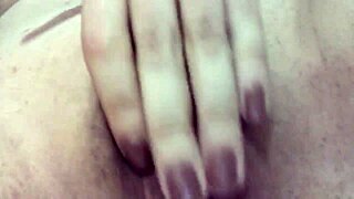 Showing my pussy to followers while masturbating